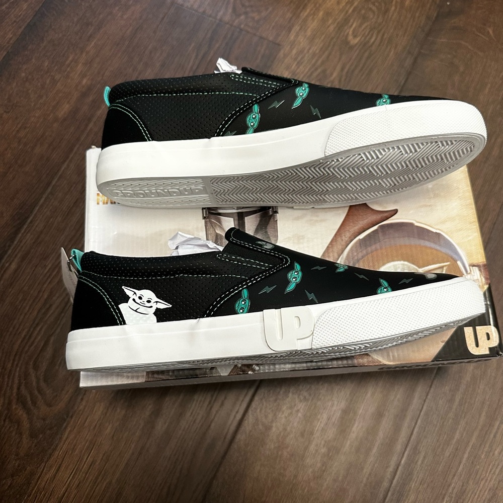 Men’s Grogu Slip-On Shoes Size:10 - Picture 5 of 14